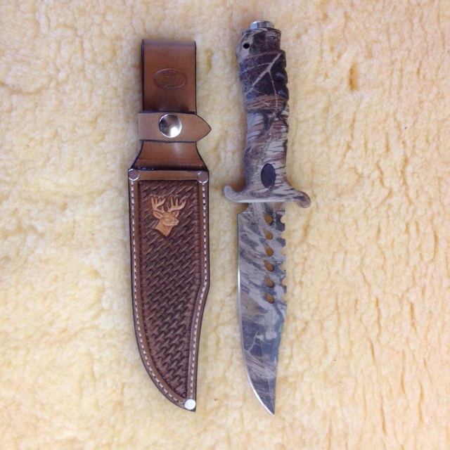 thumbnail image 2 of Buy CaseHunting Knife/Accessories Online Martinique 2 of 13