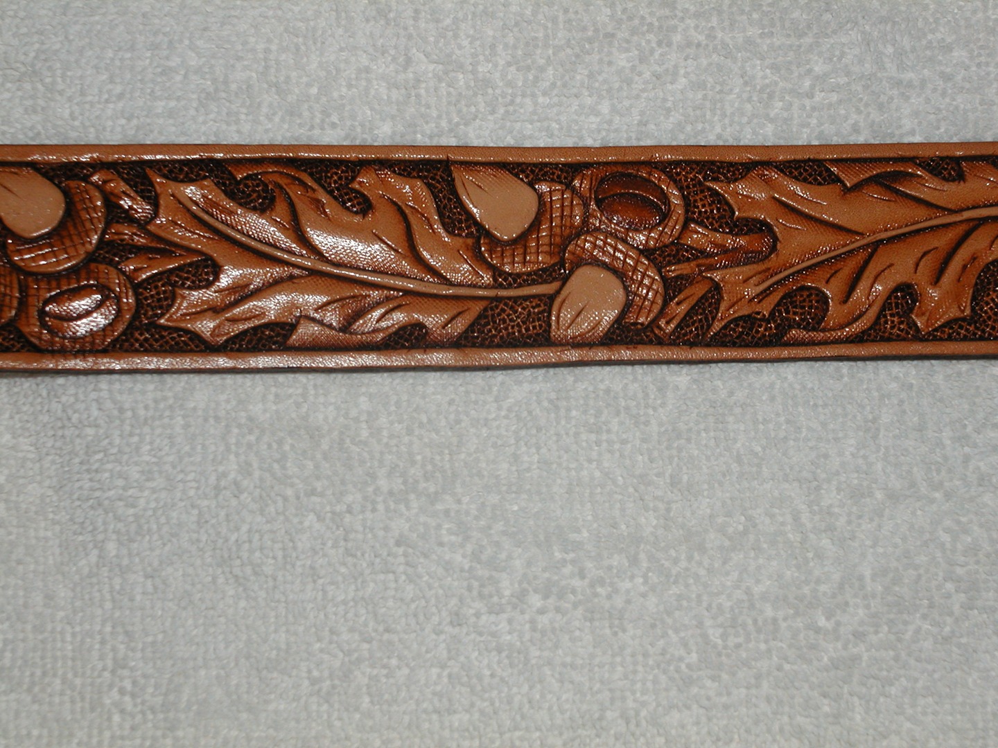 Close-up of oak leaf/acorn carving
